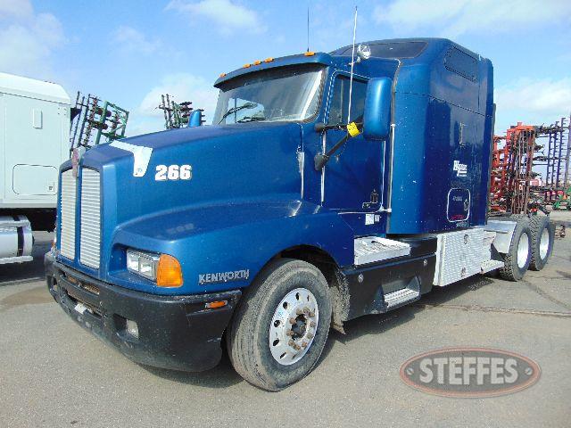 2006 Kenworth T600_1.jpg